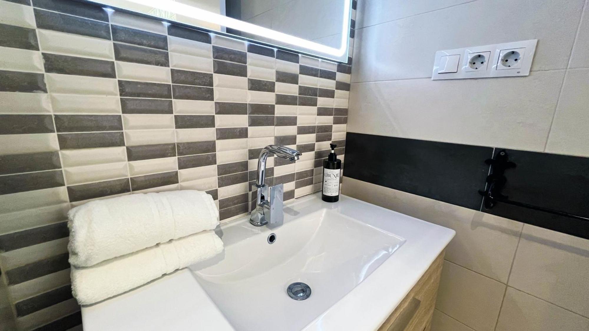 Apartamento A 5 Minutos De La Playa Con Terraza En Málaga Exterior foto